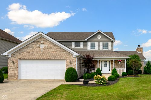 9500 W Thurston Ct, Yorktown, IN, 47396-8004 | Card Image