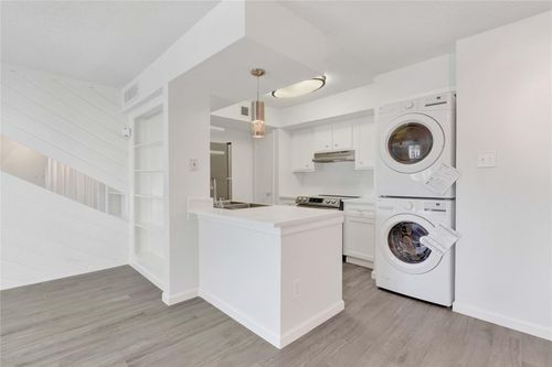 apt-2104-2800 Jeanetta St, Houston, TX, 77063-4077 | Card Image