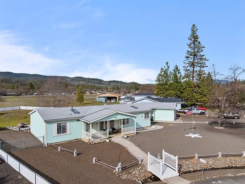 104 Hart Cir, Shady Cove, OR, 97539-9775 | Card Image