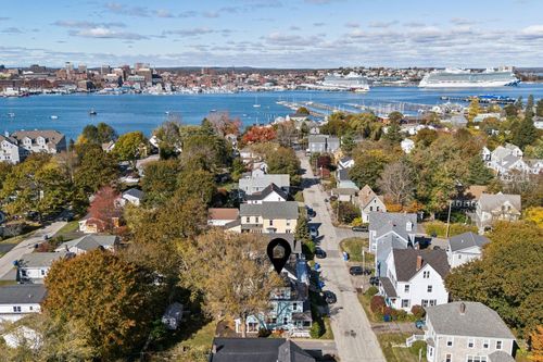 77 Pine Street, South Portland, ME, 04106 | Card Image