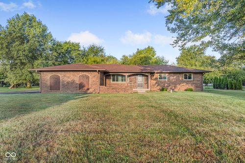 1384 S Daisy Ln, New Palestine, IN, 46163-9678 | Card Image