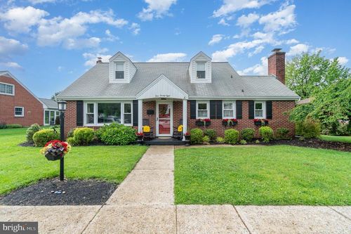428 W Caracas Ave, HERSHEY, PA, 17033-1617 | Card Image