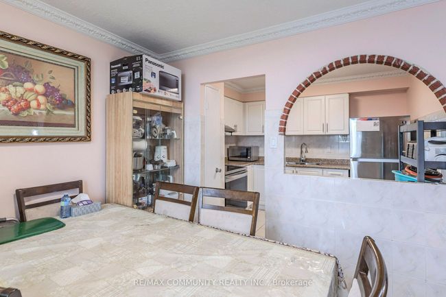 823 - 4645 Jane St, Condo with 2 bedrooms, 1 bathrooms and 1 parking in North York ON | Image 5