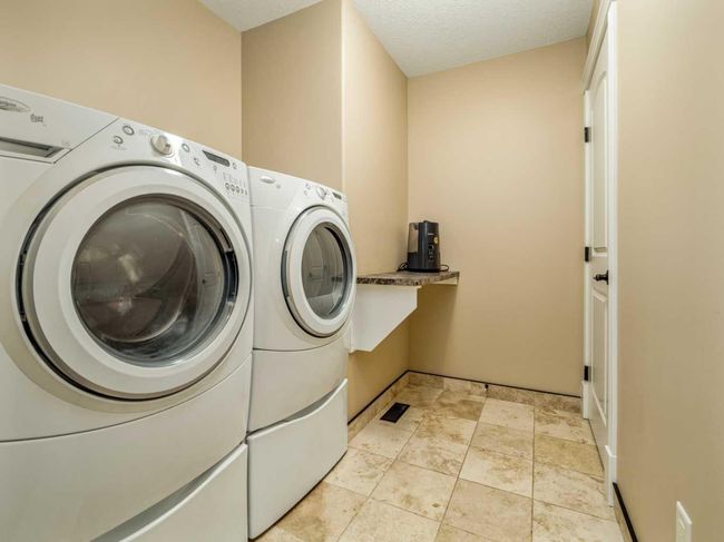 208 Mt Sunburst Place W, House other with 4 bedrooms, 3 bathrooms and 4 parking in Lethbridge AB | Image 19
