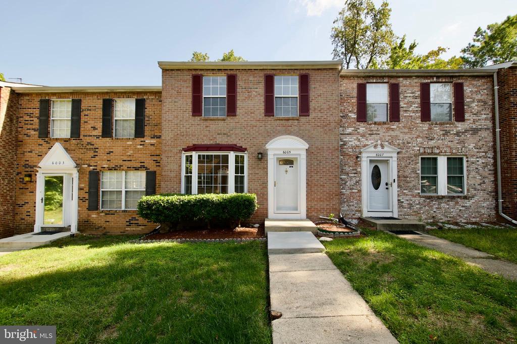 Livingston Rd, Oxon Hill, MD 20745