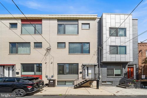 2107 E Arizona St, PHILADELPHIA, PA, 19125-2021 | Card Image