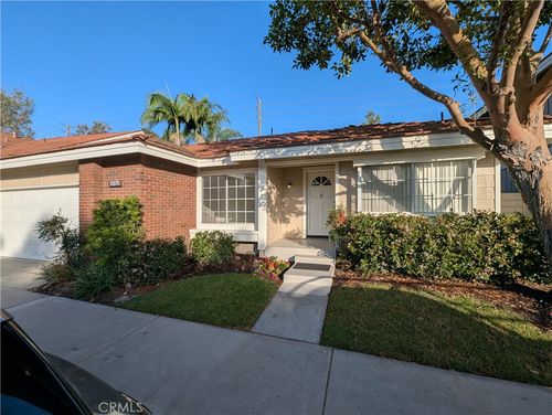 13679 Iroquois, Tustin, CA, 92782 | Card Image