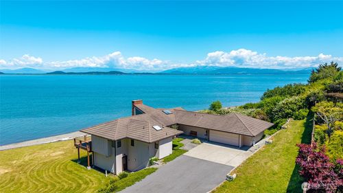 3090 Borgman Rd, Oak Harbor, WA, 98277-9066 | Card Image