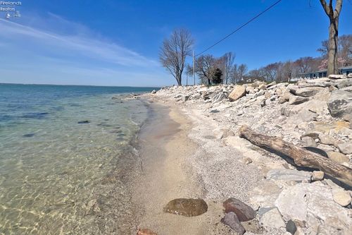 705 E Lakeshore Dr, Kelley's Island, OH, 43438-6538 | Card Image