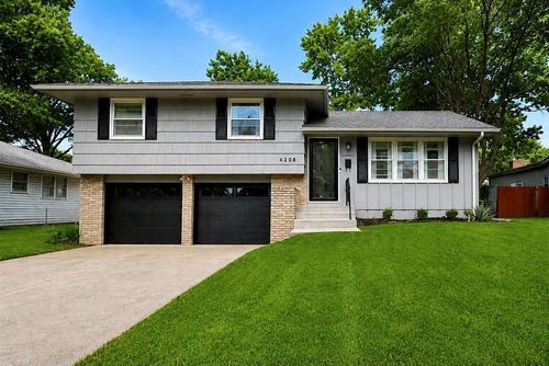 4208 S Osage St, Independence, MO, 64055-4548 | Card Image