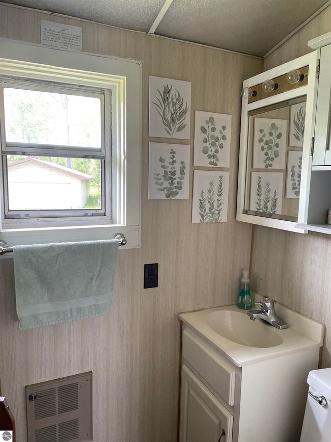 8458 Grace St, House other with 2 bedrooms, 1 bathrooms and null parking in Hale MI | Image 28