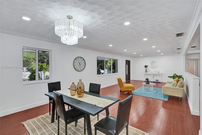 7360 Sw 120 Th St, House other with 4 bedrooms, 2 bathrooms and null parking in Pinecrest FL | Image 14