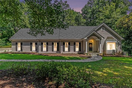 3040 Spalding Dr, Sandy Springs, GA, 30350-5400 | Card Image