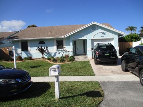 231 Se 9th St, Dania Beach, FL, 33004-4442 | Card Image