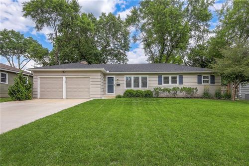 5917 W 101st Ter, Overland Park, KS, 66207-3051 | Card Image