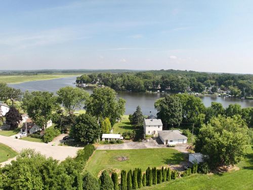 6301 Riverside Road, Waterford, WI, 53185 | Card Image