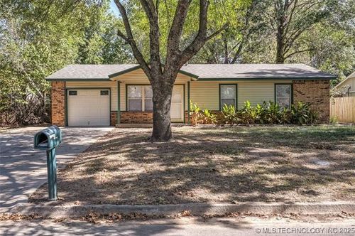 13657 S 285th East Ave, Coweta, OK, 74429-7016 | Card Image