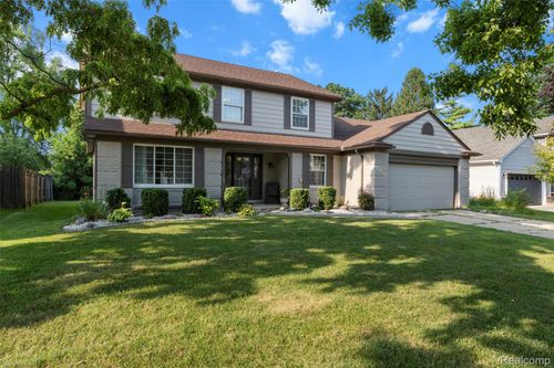 2025 Highbury Dr, Troy, MI, 48085-3806 | Card Image