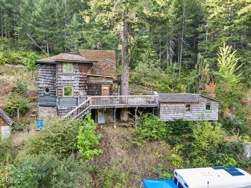 7007 Placer Rd, Wolf Creek, OR, 97497-9786 | Card Image