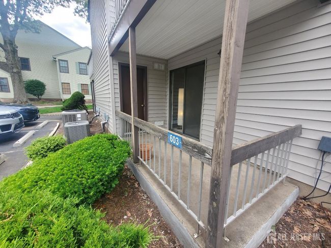 603 Woodbridge Commons Way, Townhouse with 1 bedrooms, 1 bathrooms and null parking in Iselin NJ | Image 8