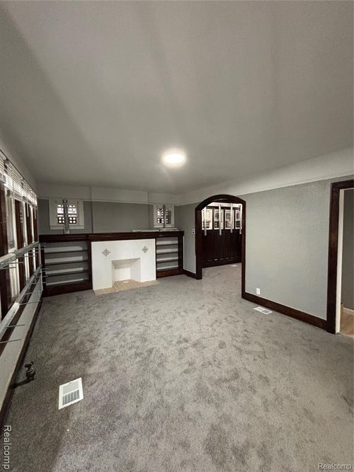 12766 Wilshire Dr, Detroit, MI, 48213-1852 | Card Image