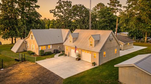 1039 Summerford Ln, Manning, SC, 29102-4637 | Card Image