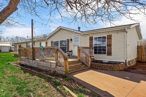 32809 Norton Rd, Garnett, KS, 66032-9428 | Card Image