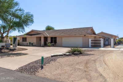 11139 W Venturi Drive, House other with 3 bedrooms, 3 bathrooms and null parking in Sun City AZ | Image 3