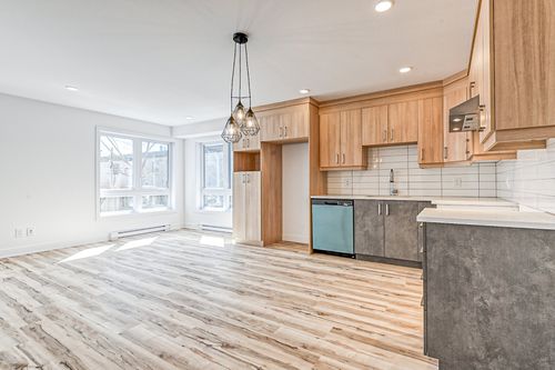 402-11140 Rue Dorchester, Montréal-Est, QC, H1B1Z5 | Card Image