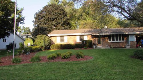 522 Sussex Drive, Janesville, WI, 53546 | Card Image