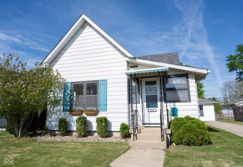 306 S East St, Pendleton, IN, 46064-1214 | Card Image