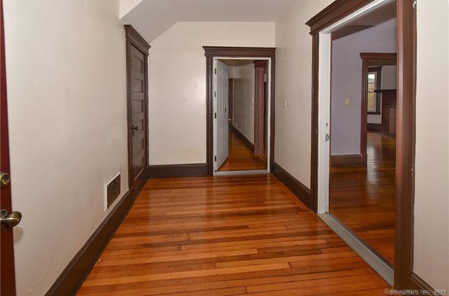 70 - 68-70 Sterling St, Home with 9 bedrooms, 3 bathrooms and 5 parking in Hartford CT | Image 4