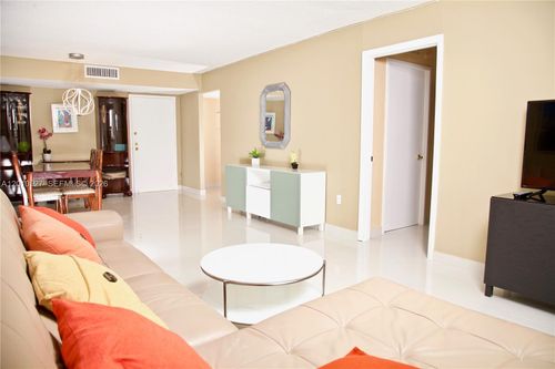 1107-210 174th St, Sunny Isles Beach, FL, 33160-3329 | Card Image