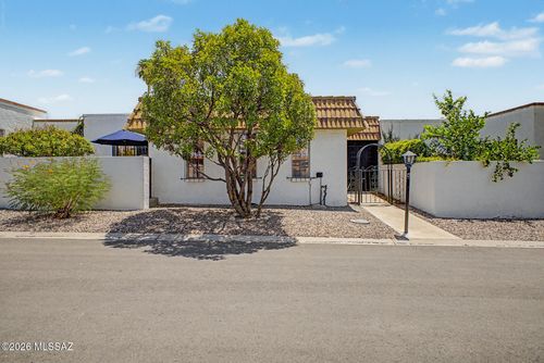 apt-w-600 E River Rd, Tucson, AZ, 85704-5831 | Card Image