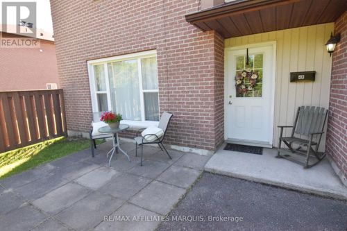r-4 Pearl St, Smiths Falls, ON, K7A5B5 | Card Image