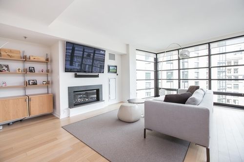 10c-580 Washington St, Boston, MA, 02111-1871 | Card Image