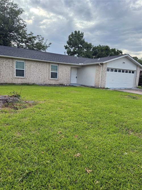 1215 Mulberry Ln, Mesquite, TX, 75149-6011 | Card Image
