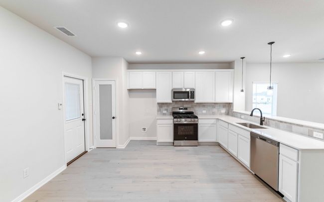 2408 Hollyhill Way, House other with 3 bedrooms, 2 bathrooms and null parking in Sherman TX | Image 6