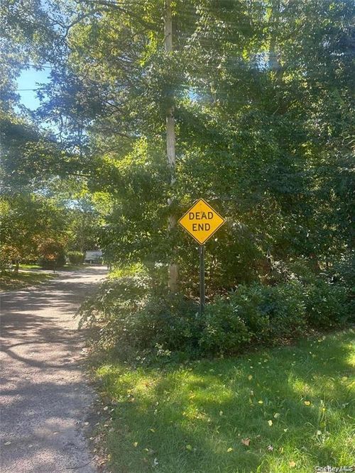 8 Shell Rd, Hampton Bays, NY, 11946-2444 | Card Image
