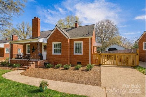 3735 Mcmillan St, Charlotte, NC, 28205-1746 | Card Image