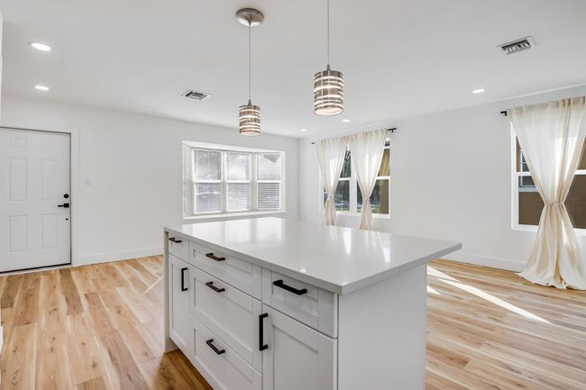 701 37 Th St, House other with 3 bedrooms, 2 bathrooms and null parking in West Palm Beach FL | Image 12