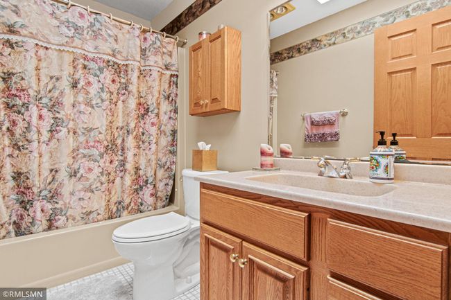 Main Floor Bathroom | Image 29