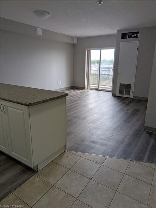 706-736 Old Albert St, Waterloo, ON, N2L6R4 | Card Image