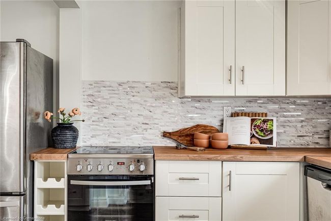 77 E 24 Th St, House other with 2 bedrooms, 1 bathrooms and 1 parking in Hamilton ON | Image 9
