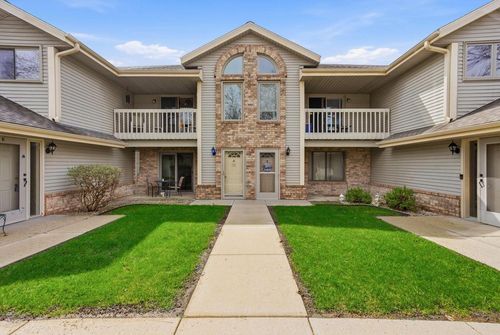 e-2112 Woodburn Road, Waukesha, WI, 53188 | Card Image