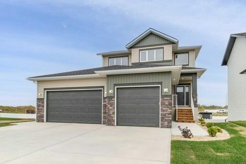 10 Aura Drive, Blackfalds, AB, T4M0N3 | Card Image