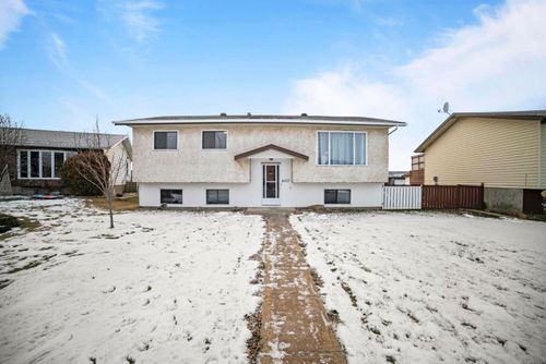 4327 53 Ave, Tofield, AB, T0B4J0 | Card Image