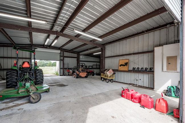 402 Cs Harmon Rd, Home with 4 bedrooms, 4 bathrooms and 2 parking in Hankamer TX | Image 36