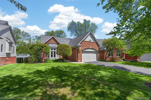 6390 Country Shire Ln, West Bloomfield, MI, 48323-2297 | Card Image