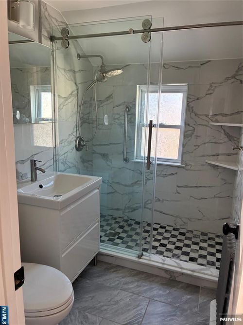 2 James Ct, Lodi, NJ, 07644-3734 | Card Image